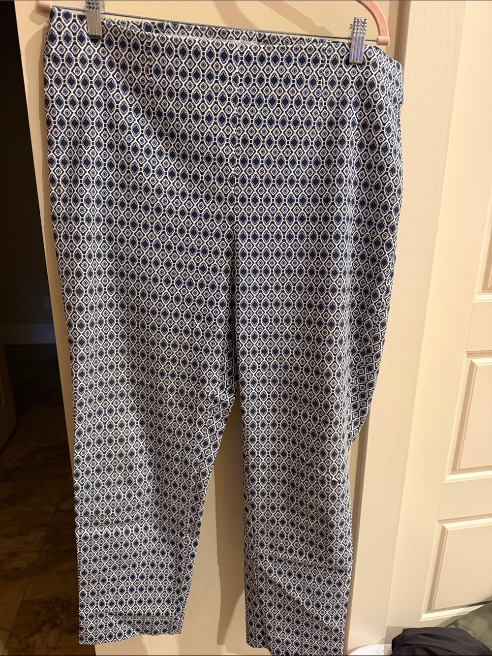 Chico's Navy & White Geometric Cropped Pants